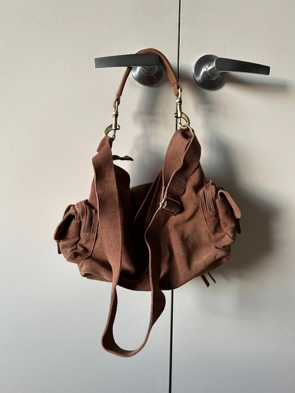FREE PEOPLE PALERMO SUEDE SHOULDER BAG - BISCUIT - Picture 5 of 5